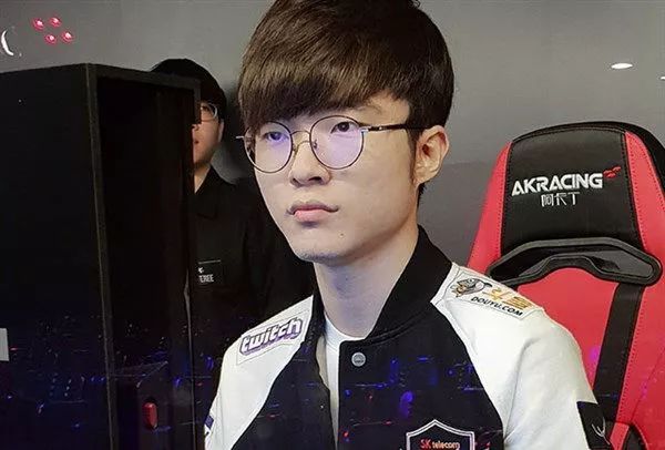 察后卫比约 察后卫比约