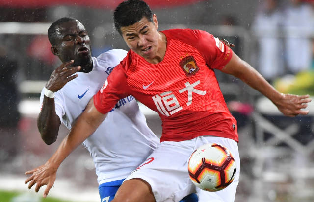 在场上占据 在场上占据