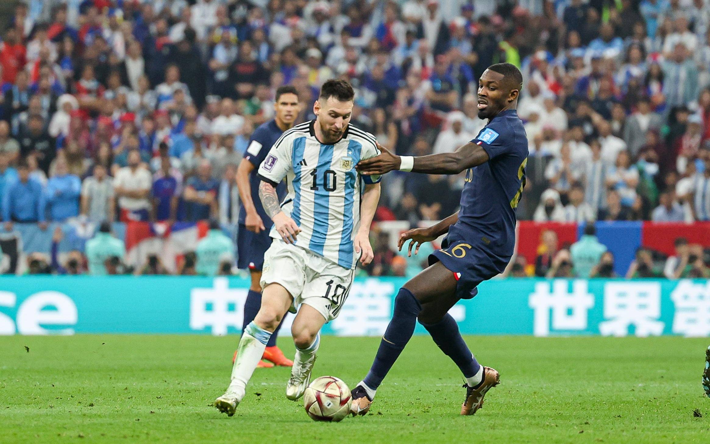 据罗马诺披 据罗马诺披