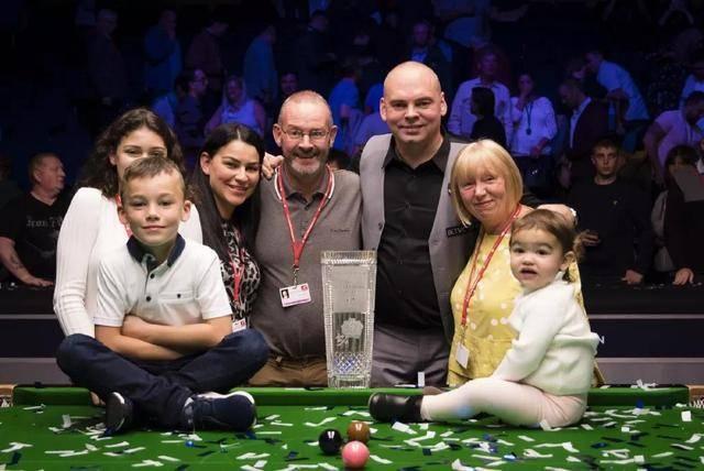 足球不仅仅 足球不仅仅