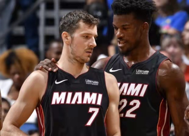 接连命中两 接连命中两